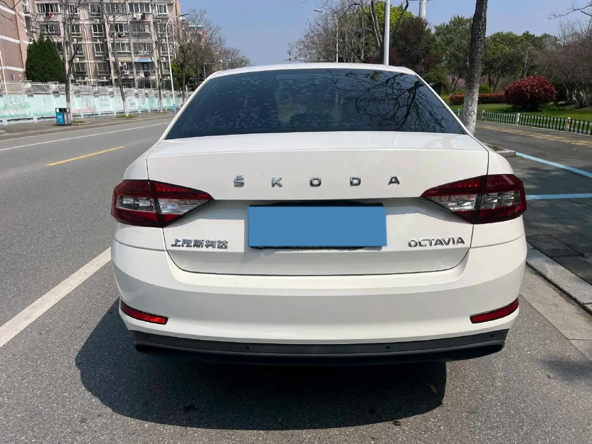 2019 Skoda Octavia 1.5L 116HP L4 6AT,autocango,china used car exporter,china ev exporter,chinese used car exporter,chinese used ev exporter