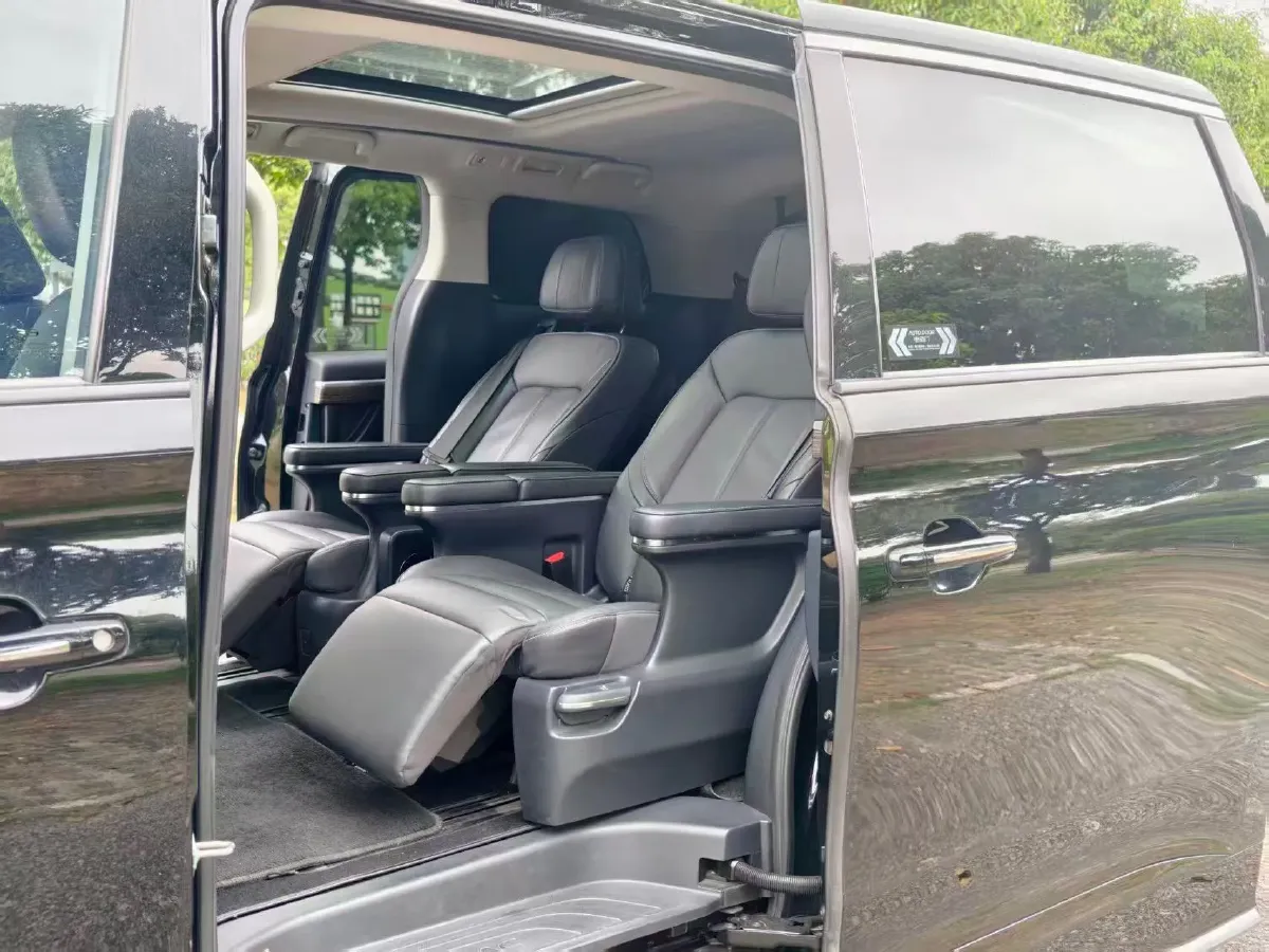 2021 GAC Trumpchi M8 2.0T 252HP L4 8AT,autocango,china used car exporter,china ev exporter,chinese used car exporter,chinese used ev exporter