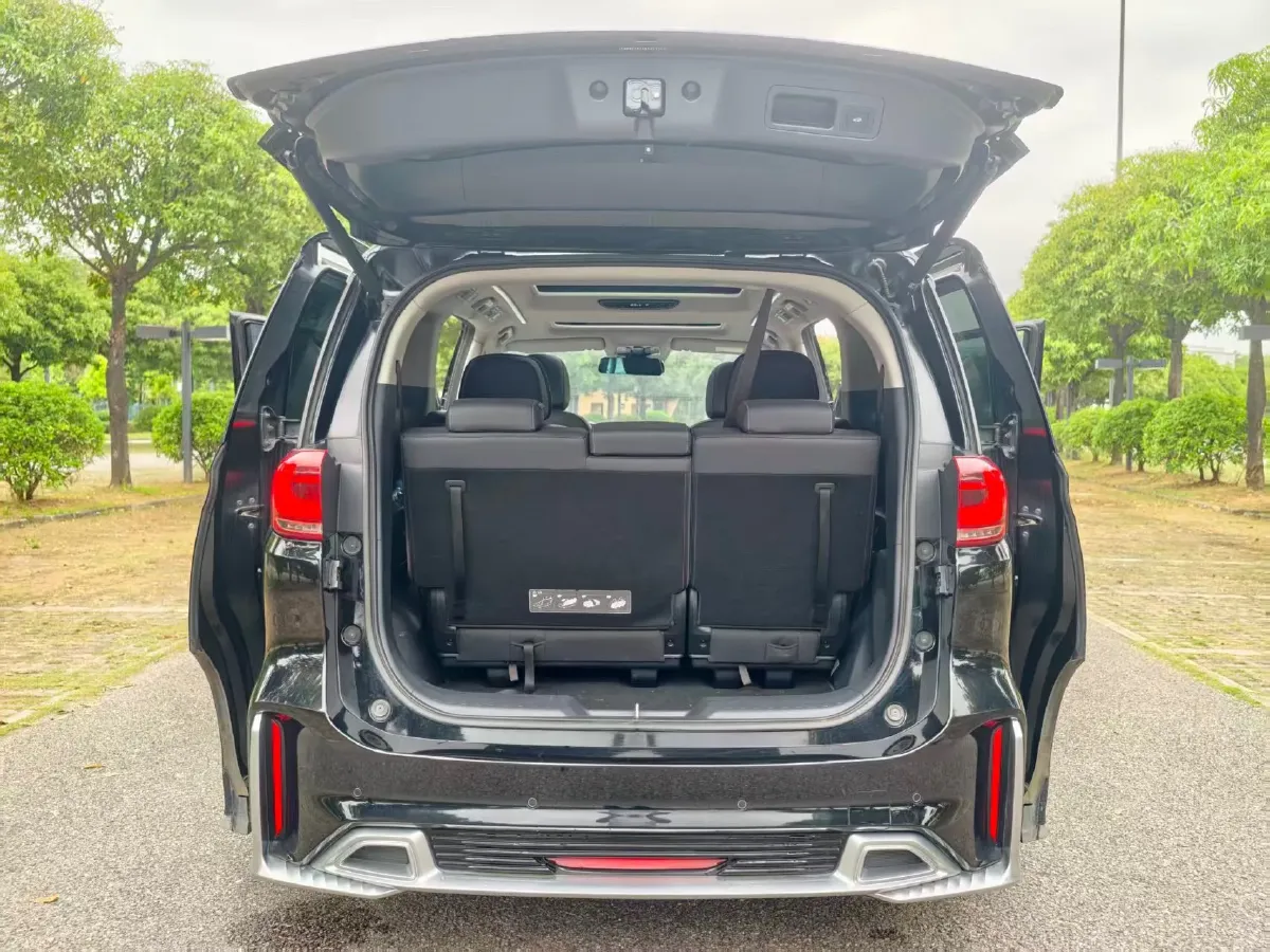 2021 GAC Trumpchi M8 2.0T 252HP L4 8AT,autocango,china used car exporter,china ev exporter,chinese used car exporter,chinese used ev exporter