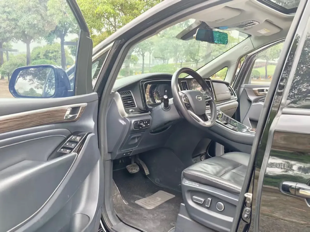 2021 GAC Trumpchi M8 2.0T 252HP L4 8AT,autocango,china used car exporter,china ev exporter,chinese used car exporter,chinese used ev exporter