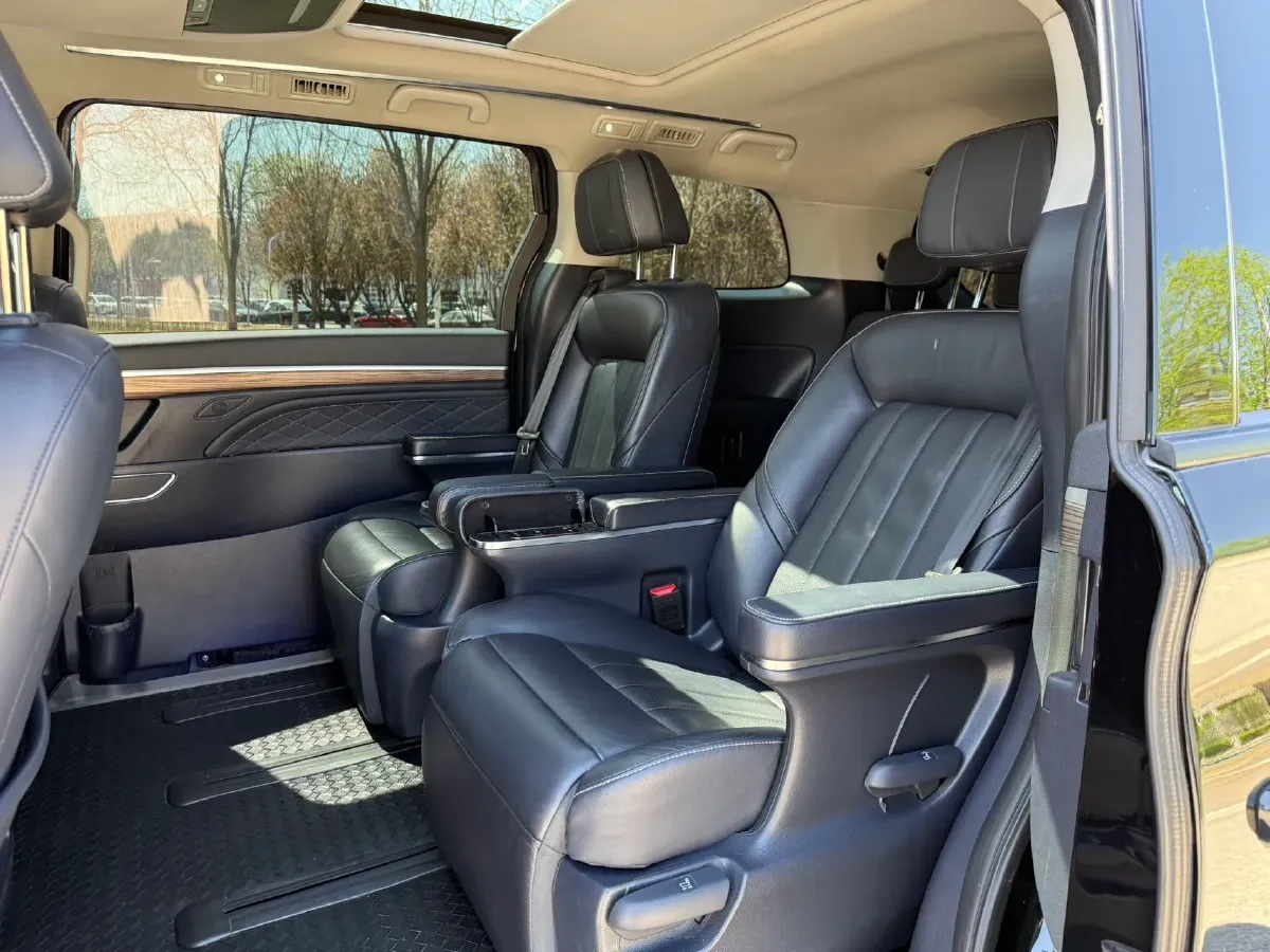 2021 GAC Trumpchi M8 2.0T 252HP L4 8AT,autocango,china used car exporter,china ev exporter,chinese used car exporter,chinese used ev exporter