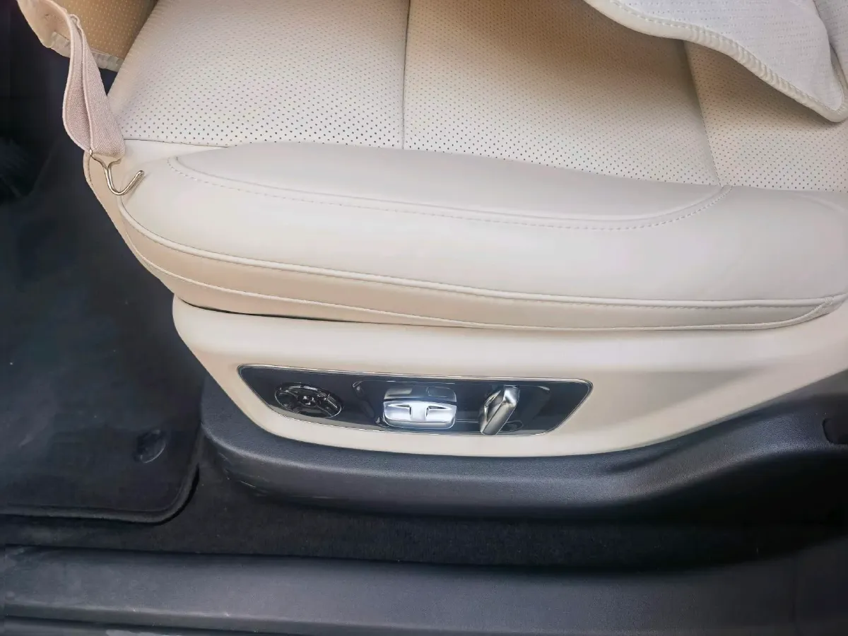 2024 Li L9 Range Extended 154HP REEV 52.3KWH,autocango,china used car exporter,china ev exporter,chinese used car exporter,chinese used ev exporter