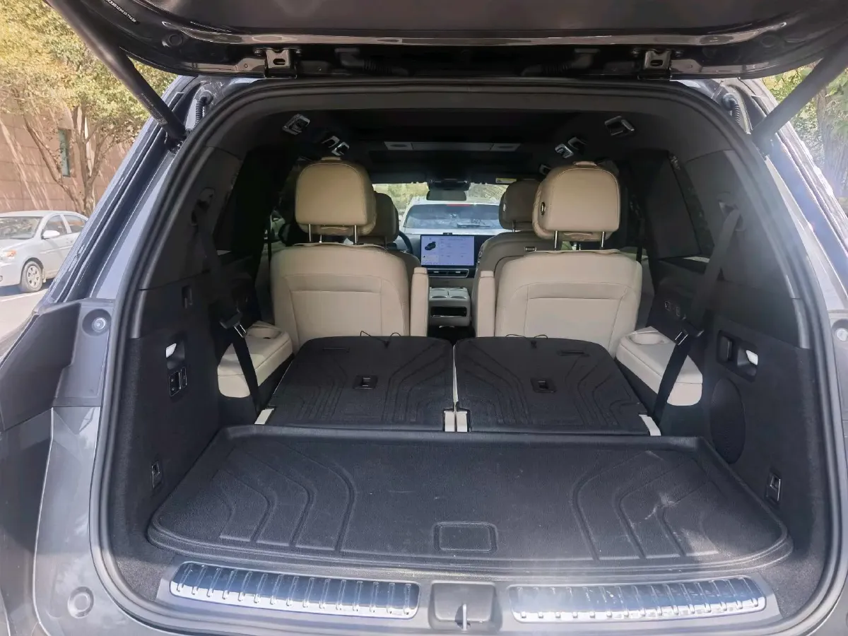 2024 Li L9 Range Extended 154HP REEV 52.3KWH,autocango,china used car exporter,china ev exporter,chinese used car exporter,chinese used ev exporter