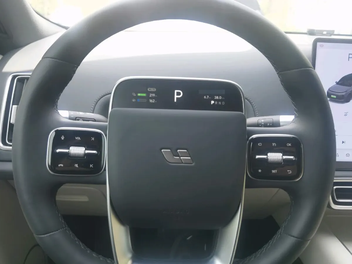 2024 Li L9 Range Extended 154HP REEV 52.3KWH,autocango,china used car exporter,china ev exporter,chinese used car exporter,chinese used ev exporter