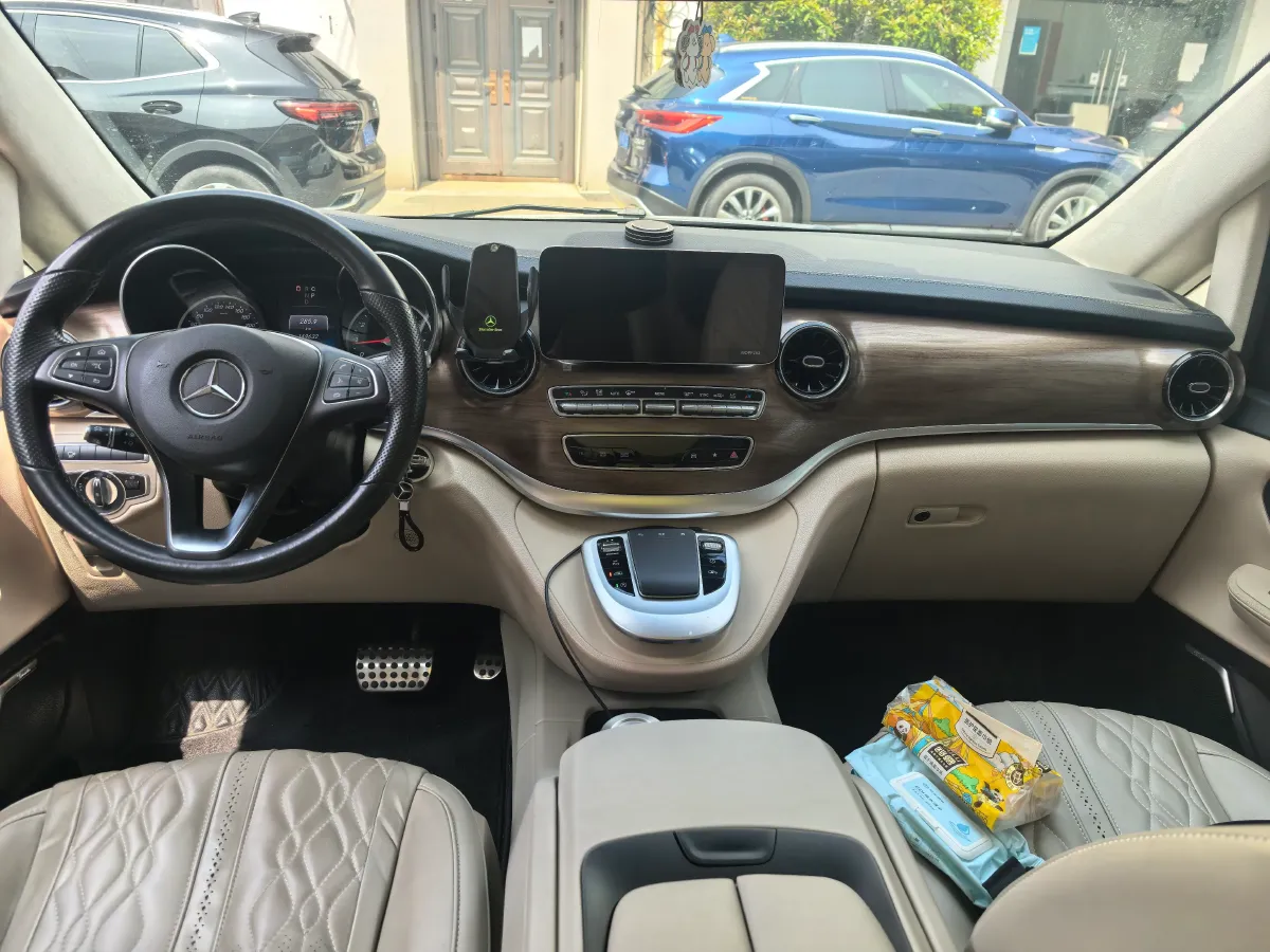 2020 Mercedes-Benz V Class 2.0T 211HP L4 9AT,autocango,china used car exporter,china ev exporter,chinese used car exporter,chinese used ev exporter