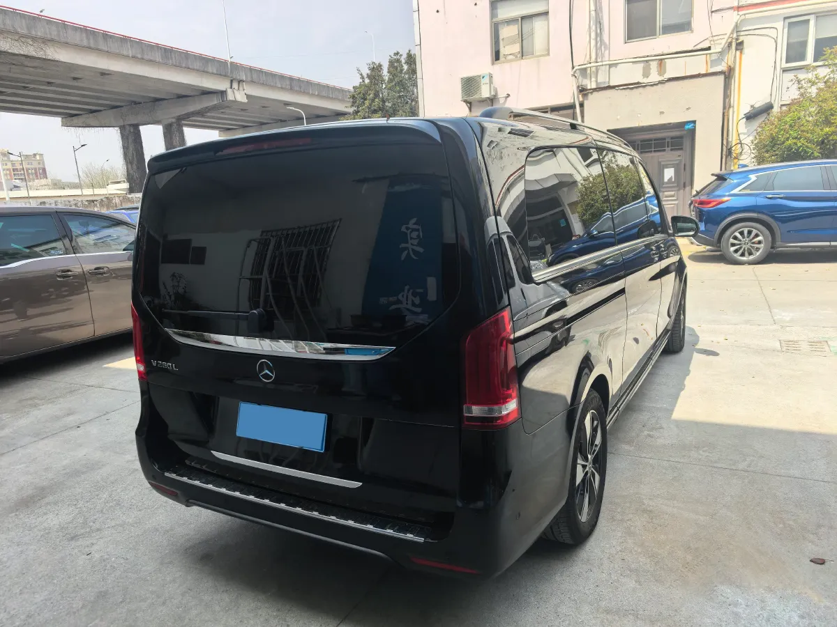 2020 Mercedes-Benz V Class 2.0T 211HP L4 9AT,autocango,china used car exporter,china ev exporter,chinese used car exporter,chinese used ev exporter