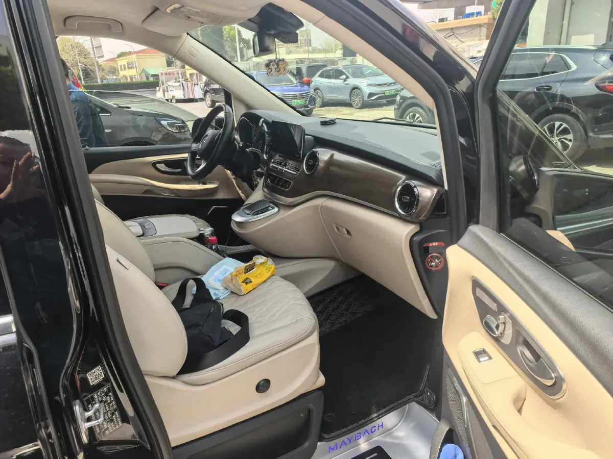 2020 Mercedes-Benz V Class 2.0T 211HP L4 9AT,autocango,china used car exporter,china ev exporter,chinese used car exporter,chinese used ev exporter