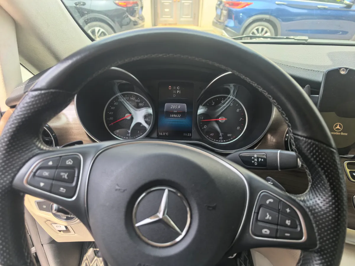 2020 Mercedes-Benz V Class 2.0T 211HP L4 9AT,autocango,china used car exporter,china ev exporter,chinese used car exporter,chinese used ev exporter