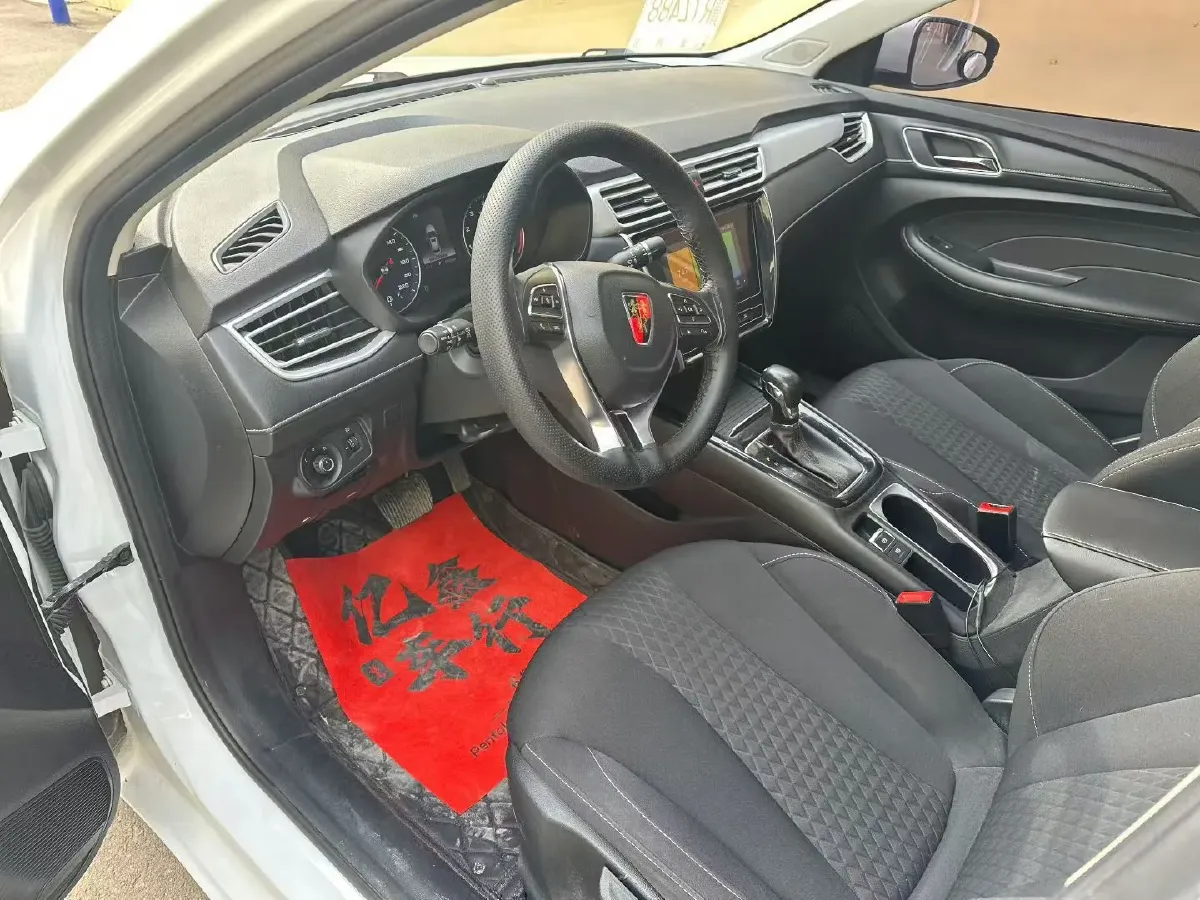 2019 Roewe i5 1.5L 120HP L4 5MT,autocango,china used car exporter,china ev exporter,chinese used car exporter,chinese used ev exporter