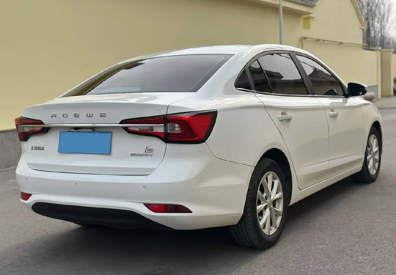 2019 Roewe i5 1.5L 120HP L4 5MT,autocango,china used car exporter,china ev exporter,chinese used car exporter,chinese used ev exporter