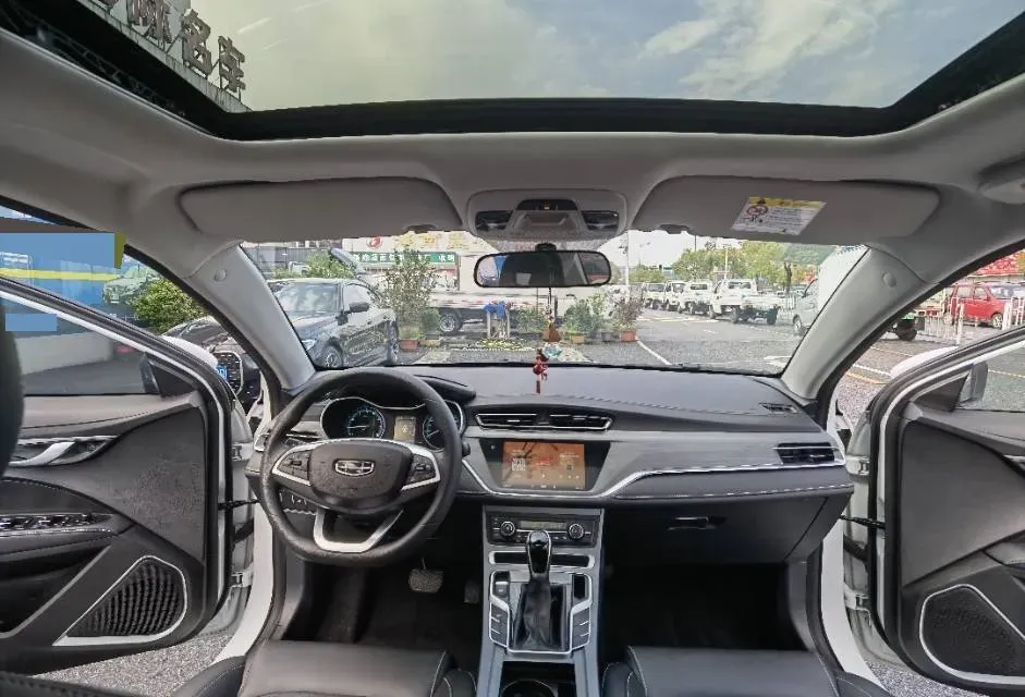 2021 BaoJun 530 1.5T 147HP L4 CVT,autocango,china used car exporter,china ev exporter,chinese used car exporter,chinese used ev exporter