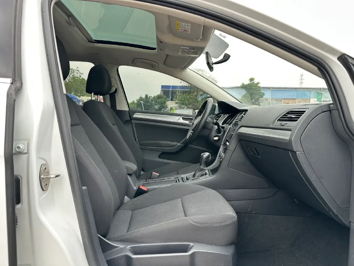 2020 Volkswagen Golf 1.2T 116HP L4 7DCT,autocango,china used car exporter,china ev exporter,chinese used car exporter,chinese used ev exporter