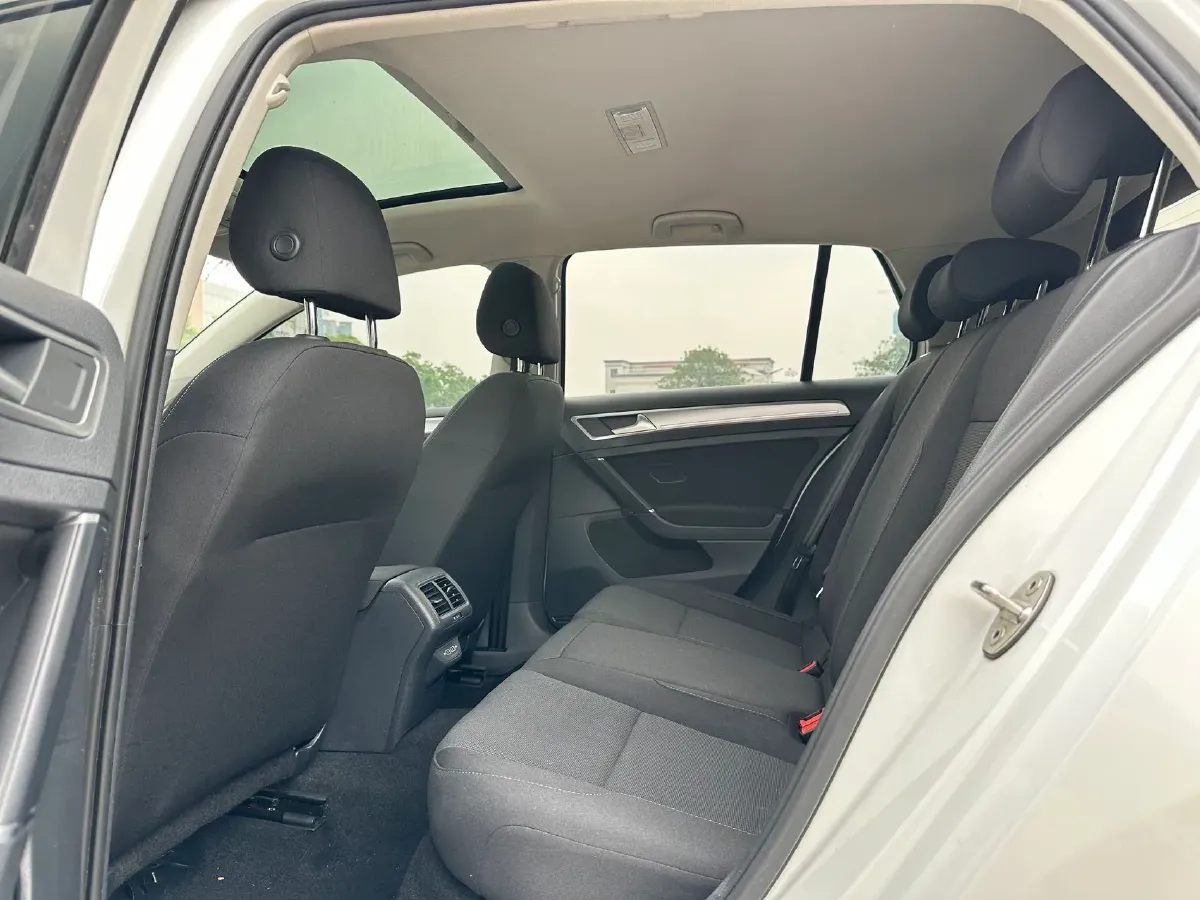 2020 Volkswagen Golf 1.2T 116HP L4 7DCT,autocango,china used car exporter,china ev exporter,chinese used car exporter,chinese used ev exporter