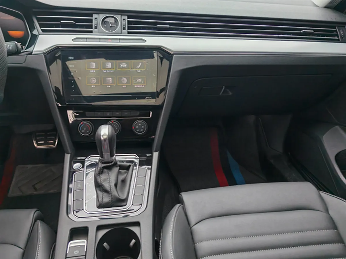 2024 Volkswagen Magotan 1.4T 150HP L4 7DCT,autocango,china used car exporter,china ev exporter,chinese used car exporter,chinese used ev exporter