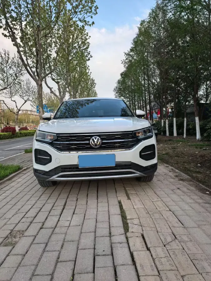 2019 Jeep Cherokee 2.0T 234HP L4 9AT,autocango,china used car exporter,china ev exporter,chinese used car exporter,chinese used ev exporter