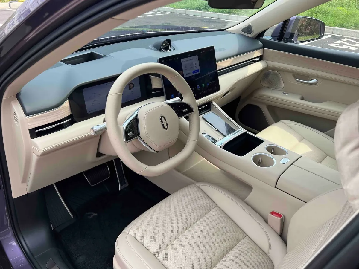 2025 AITO AITO M5 1.5T 152HP L4 REEV 42KWH,autocango,china used car exporter,china ev exporter,chinese used car exporter,chinese used ev exporter