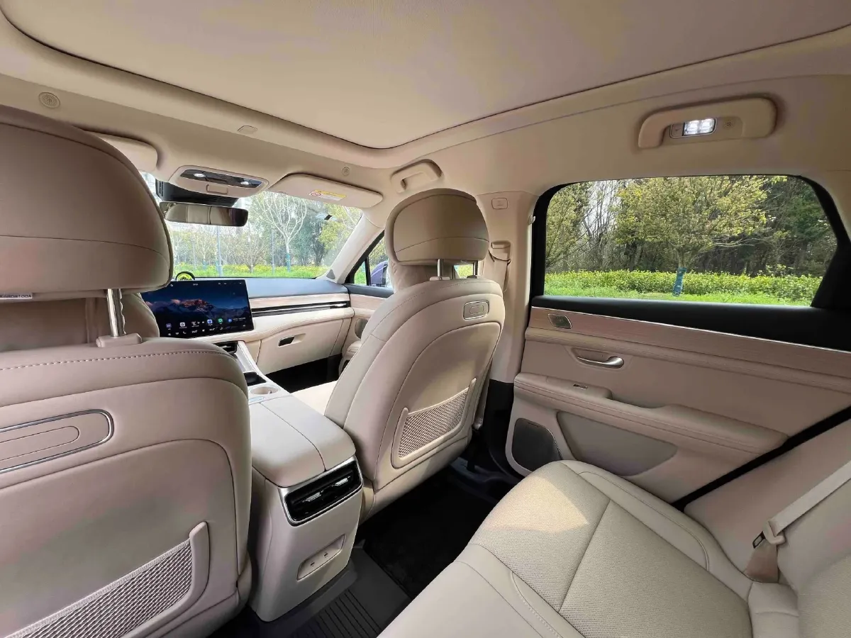 2025 AITO AITO M5 1.5T 152HP L4 REEV 42KWH,autocango,china used car exporter,china ev exporter,chinese used car exporter,chinese used ev exporter