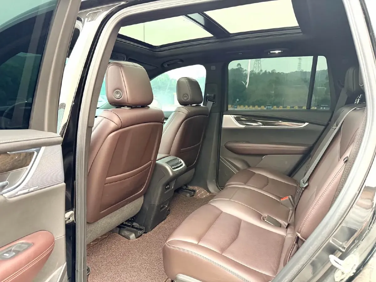 2022 Cadillac XT6 2.0T 237HP L4 9AT,autocango,china used car exporter,china ev exporter,chinese used car exporter,chinese used ev exporter