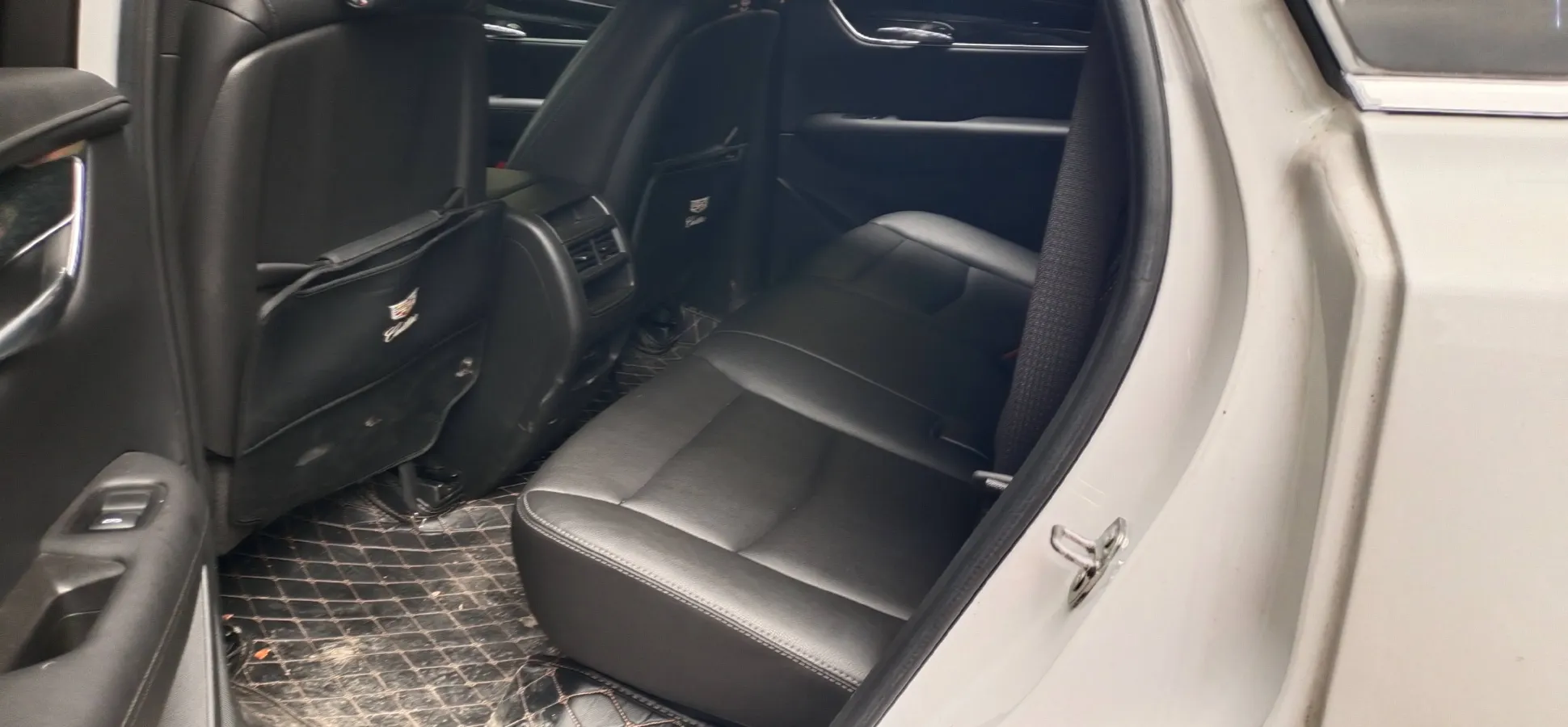 2022 Cadillac XT5 2.0T 237HP L4 9AT,autocango,china used car exporter,china ev exporter,chinese used car exporter,chinese used ev exporter