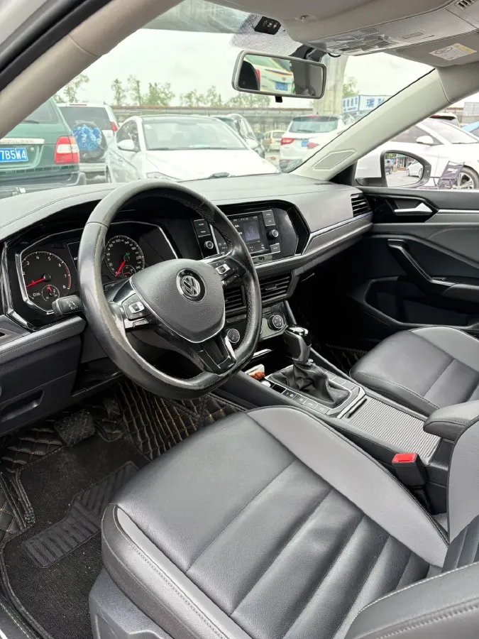 2019 Jeep Renegade 1.3T 173HP L4 7DCT,autocango,china used car exporter,china ev exporter,chinese used car exporter,chinese used ev exporter