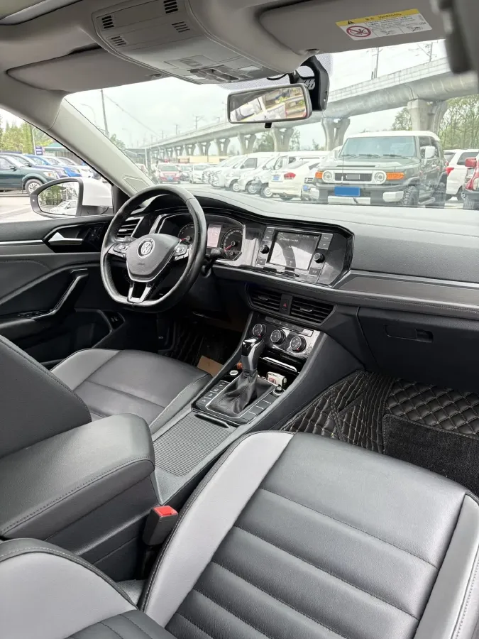 2019 Jeep Renegade 1.3T 173HP L4 7DCT,autocango,china used car exporter,china ev exporter,chinese used car exporter,chinese used ev exporter