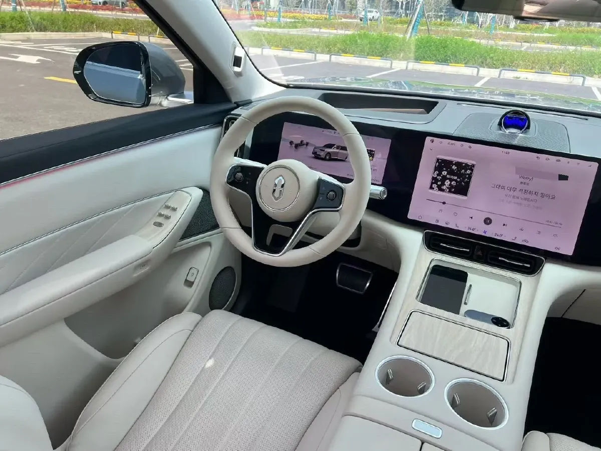 2025 AITO AITO M8 REEV 160HP REEV 53.4KWH,autocango,china used car exporter,china ev exporter,chinese used car exporter,chinese used ev exporter