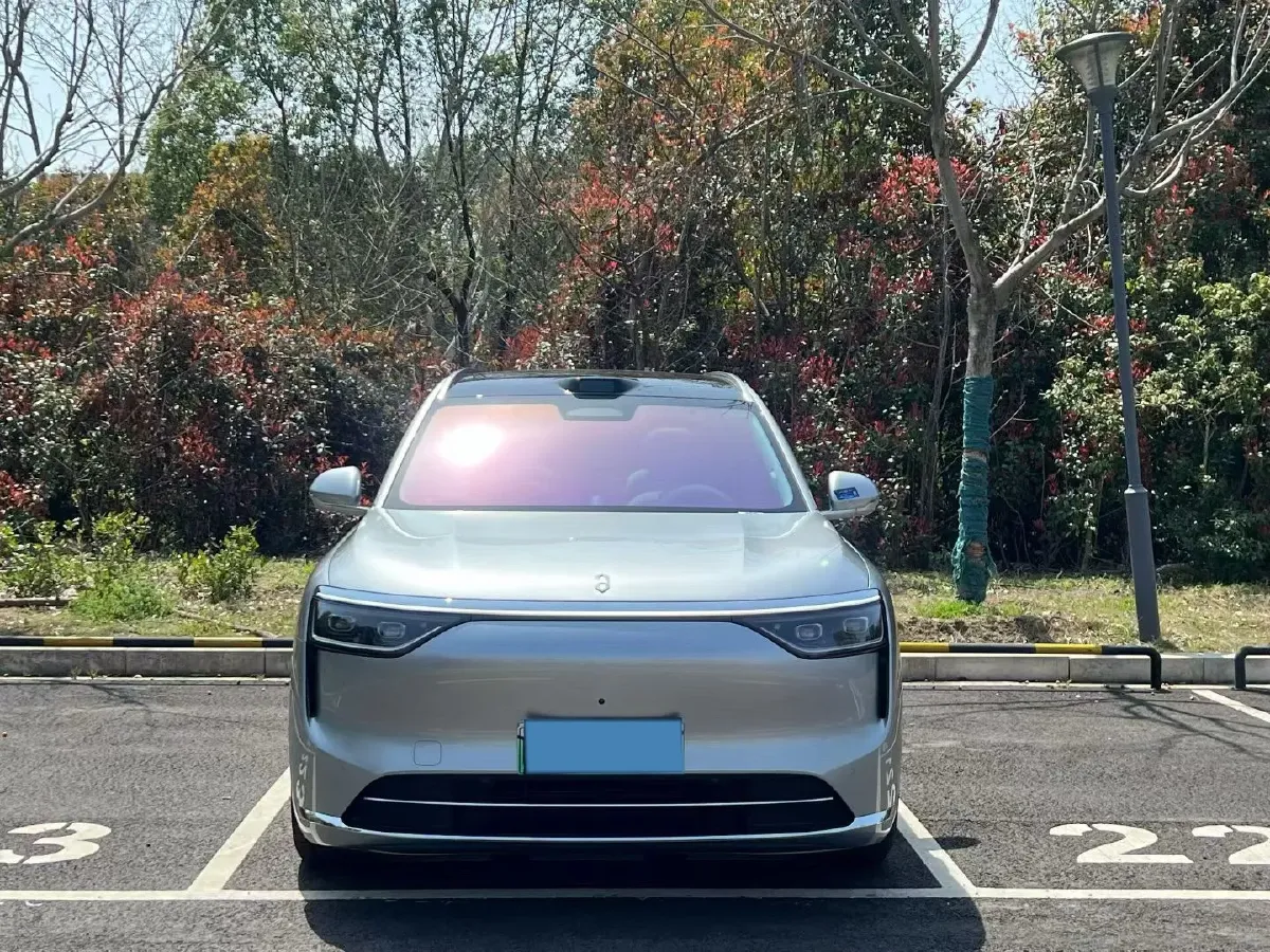 2025 AITO AITO M8 REEV 160HP REEV 53.4KWH,autocango,china used car exporter,china ev exporter,chinese used car exporter,chinese used ev exporter