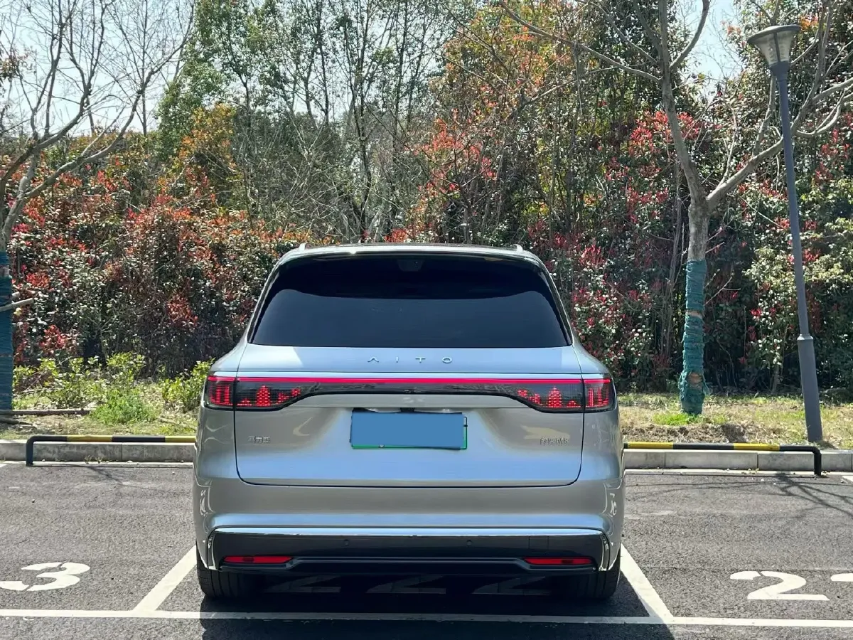 2025 AITO AITO M8 REEV 160HP REEV 53.4KWH,autocango,china used car exporter,china ev exporter,chinese used car exporter,chinese used ev exporter