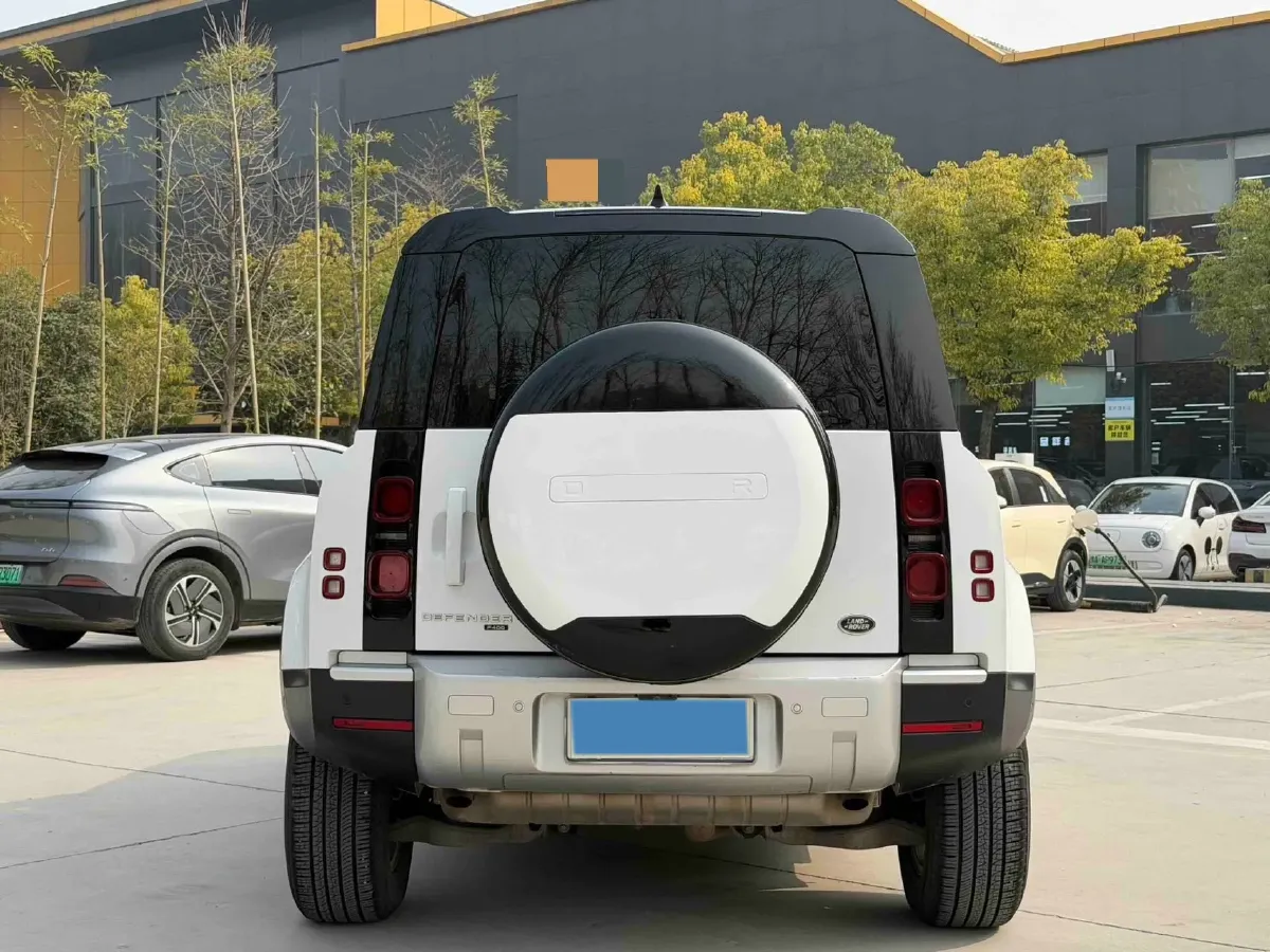 2023 Land Rover Defender 3.0T 400HP L6 8AT,autocango,china used car exporter,china ev exporter,chinese used car exporter,chinese used ev exporter