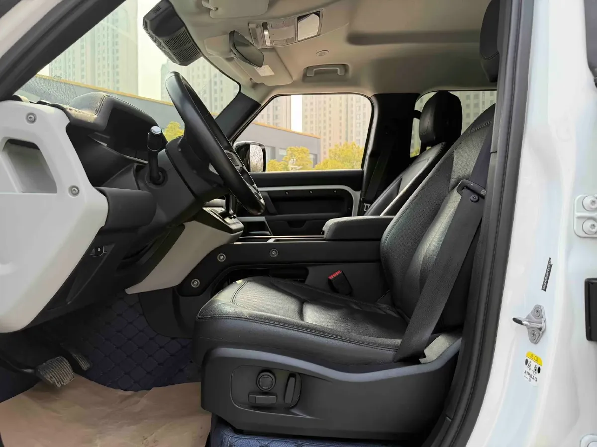 2023 Land Rover Defender 3.0T 400HP L6 8AT,autocango,china used car exporter,china ev exporter,chinese used car exporter,chinese used ev exporter