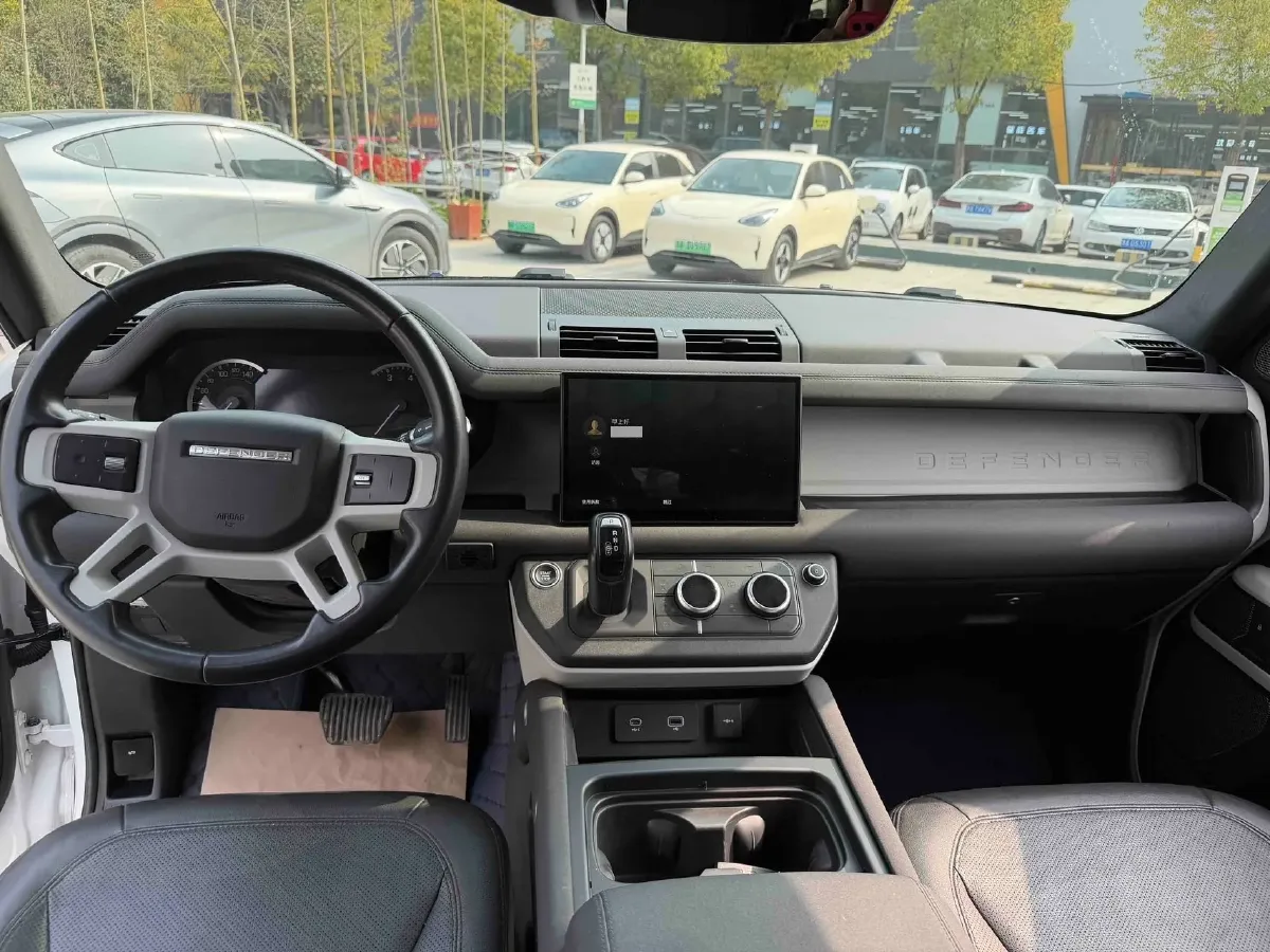2023 Land Rover Defender 3.0T 400HP L6 8AT,autocango,china used car exporter,china ev exporter,chinese used car exporter,chinese used ev exporter