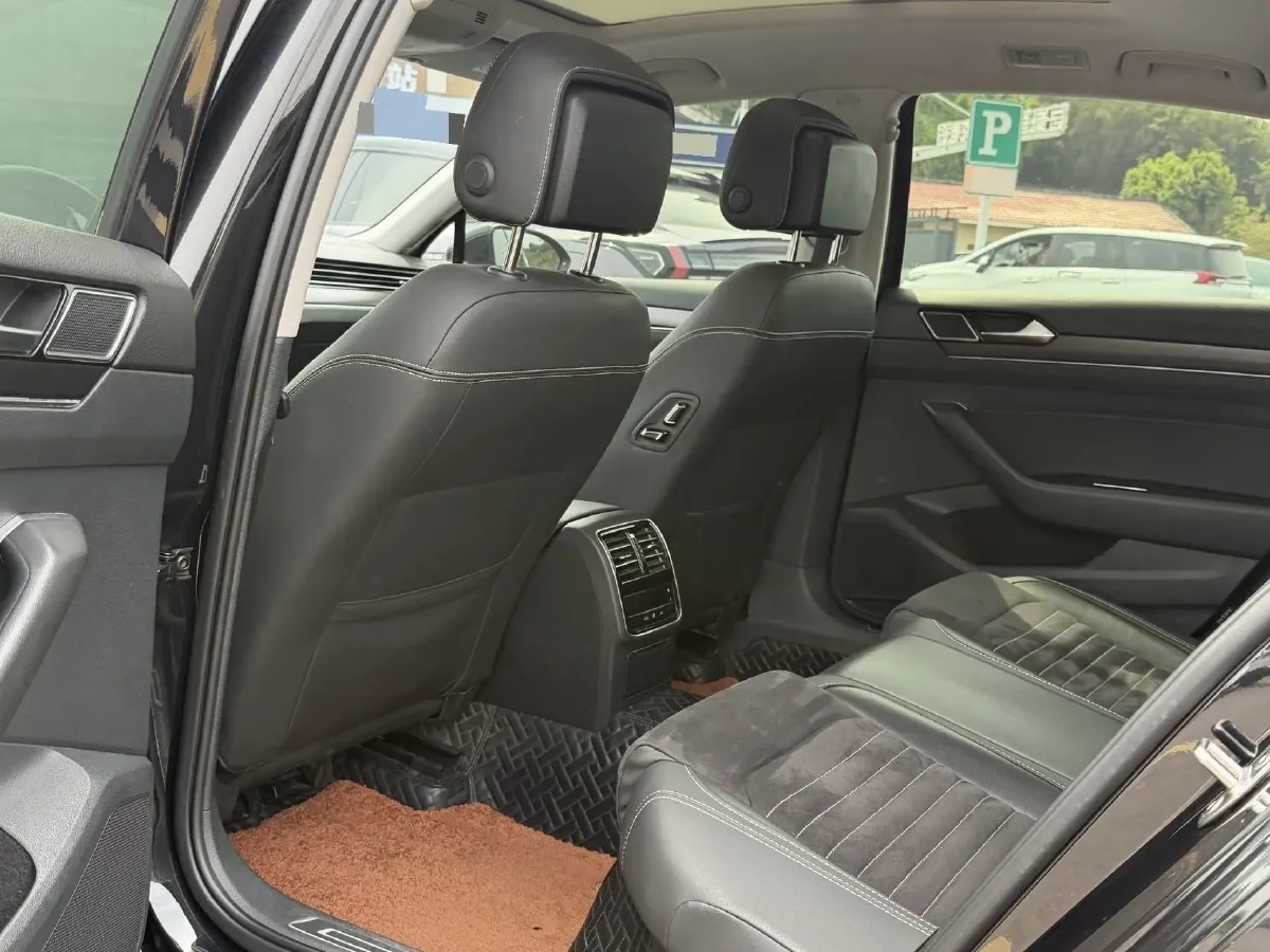 2020 Volkswagen Magotan 2.0T 186HP L4 7DCT,autocango,china used car exporter,china ev exporter,chinese used car exporter,chinese used ev exporter