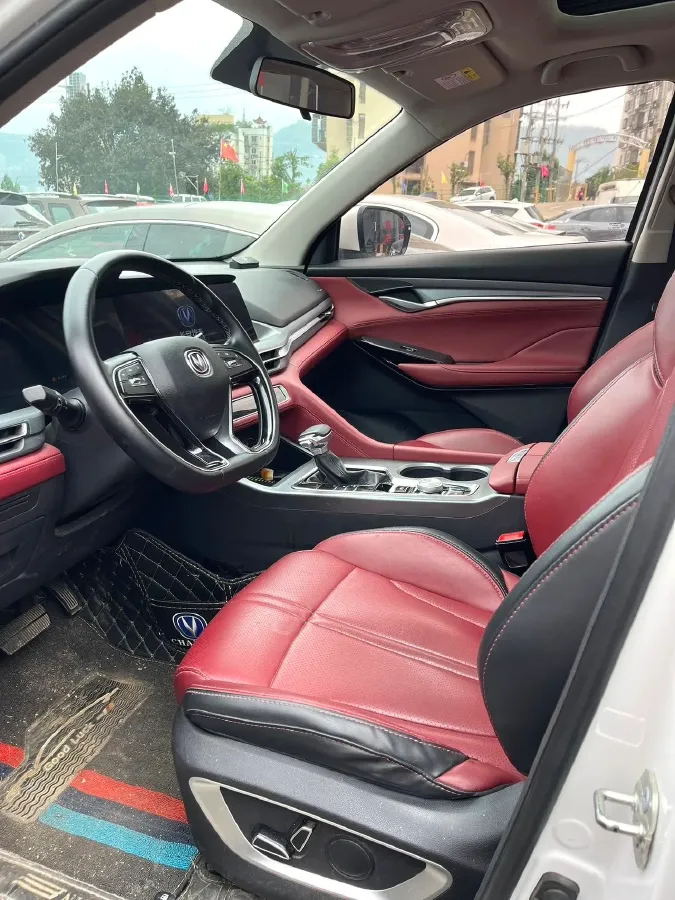 2022 ChangAn CS75 Plus 1.5T 178HP L4 6AT,autocango,china used car exporter,china ev exporter,chinese used car exporter,chinese used ev exporter