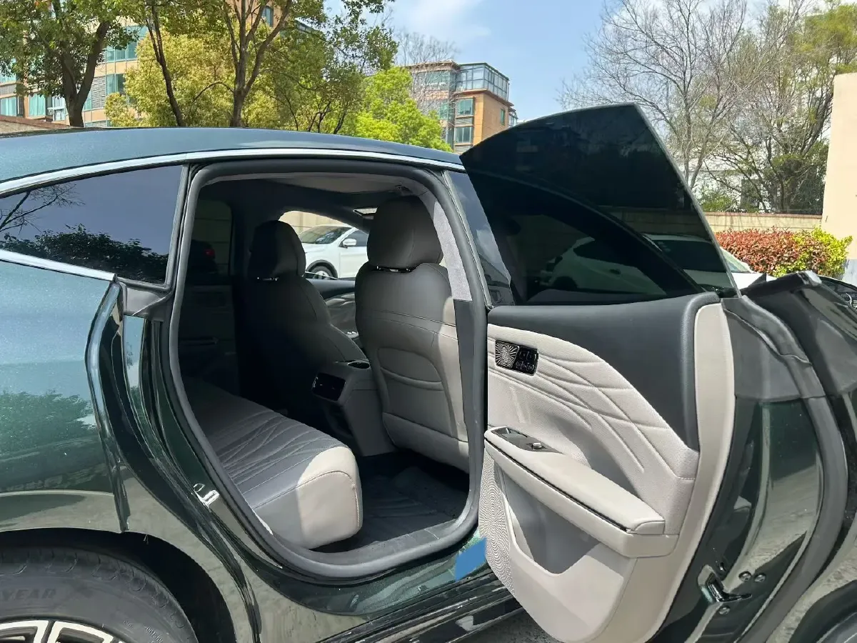 2025 Geely Galaxy Starshine 8 1.5T 163HP L4 3DHT PHEV 27.69KWH,autocango,china used car exporter,china ev exporter,chinese used car exporter,chinese used ev exporter