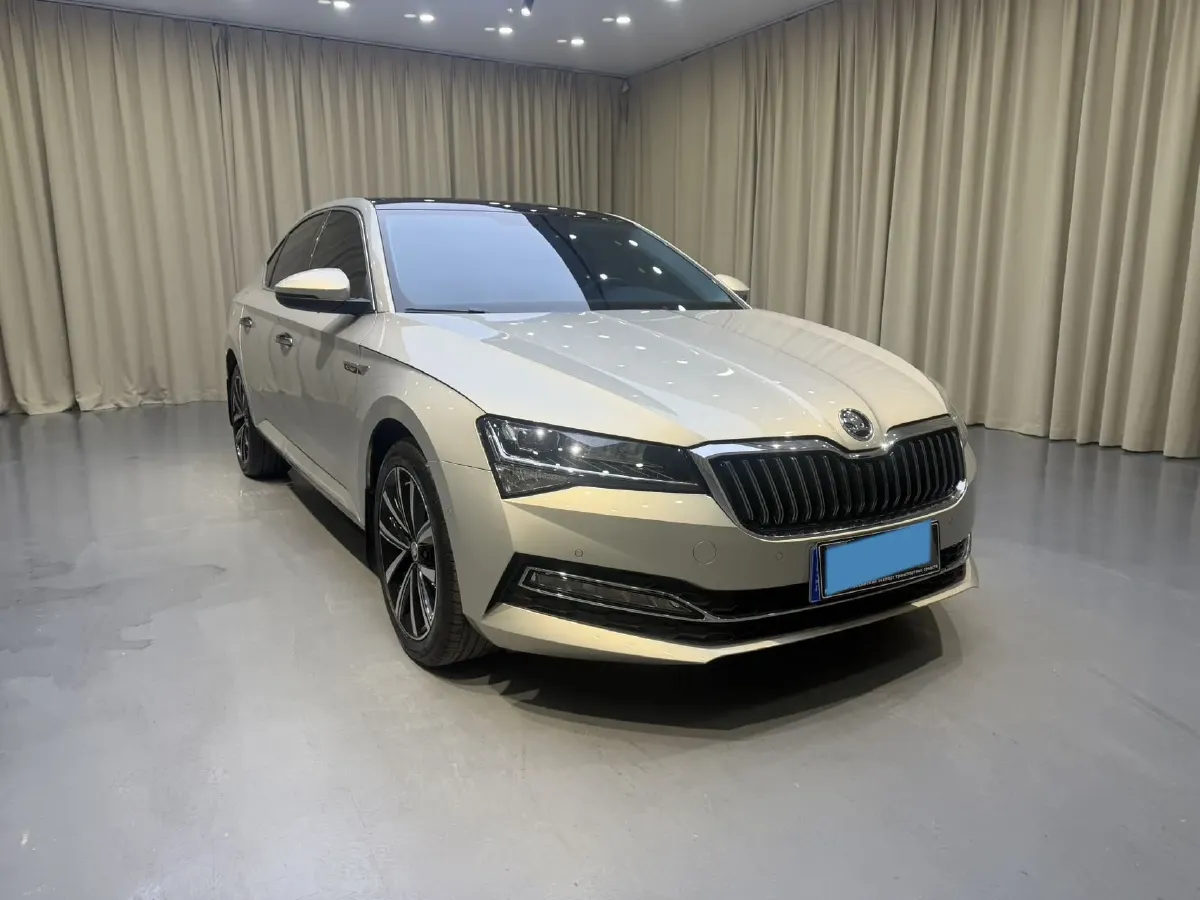 2023 Skoda Superb 1.4T 150HP L4 7DCT,autocango,china used car exporter,china ev exporter,chinese used car exporter,chinese used ev exporter