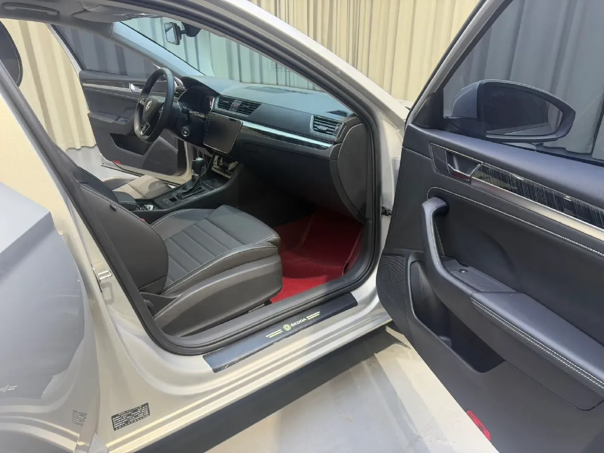 2023 Skoda Superb 1.4T 150HP L4 7DCT,autocango,china used car exporter,china ev exporter,chinese used car exporter,chinese used ev exporter