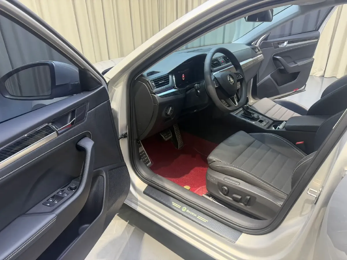 2023 Skoda Superb 1.4T 150HP L4 7DCT,autocango,china used car exporter,china ev exporter,chinese used car exporter,chinese used ev exporter