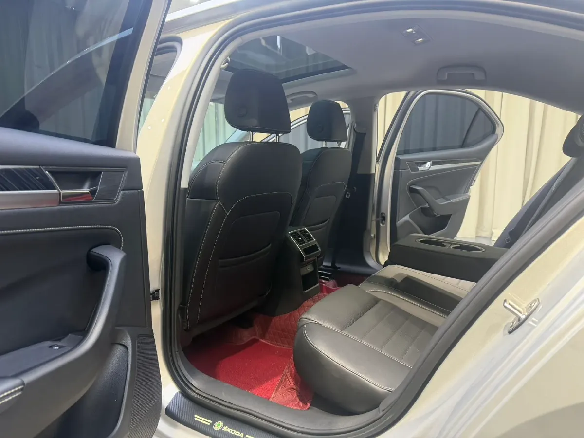 2023 Skoda Superb 1.4T 150HP L4 7DCT,autocango,china used car exporter,china ev exporter,chinese used car exporter,chinese used ev exporter