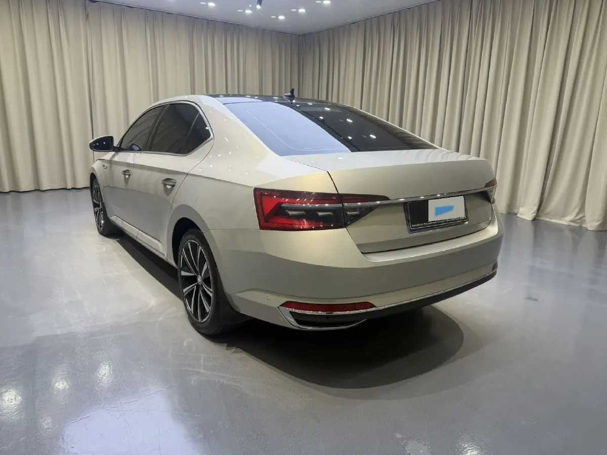 2023 Skoda Superb 1.4T 150HP L4 7DCT,autocango,china used car exporter,china ev exporter,chinese used car exporter,chinese used ev exporter