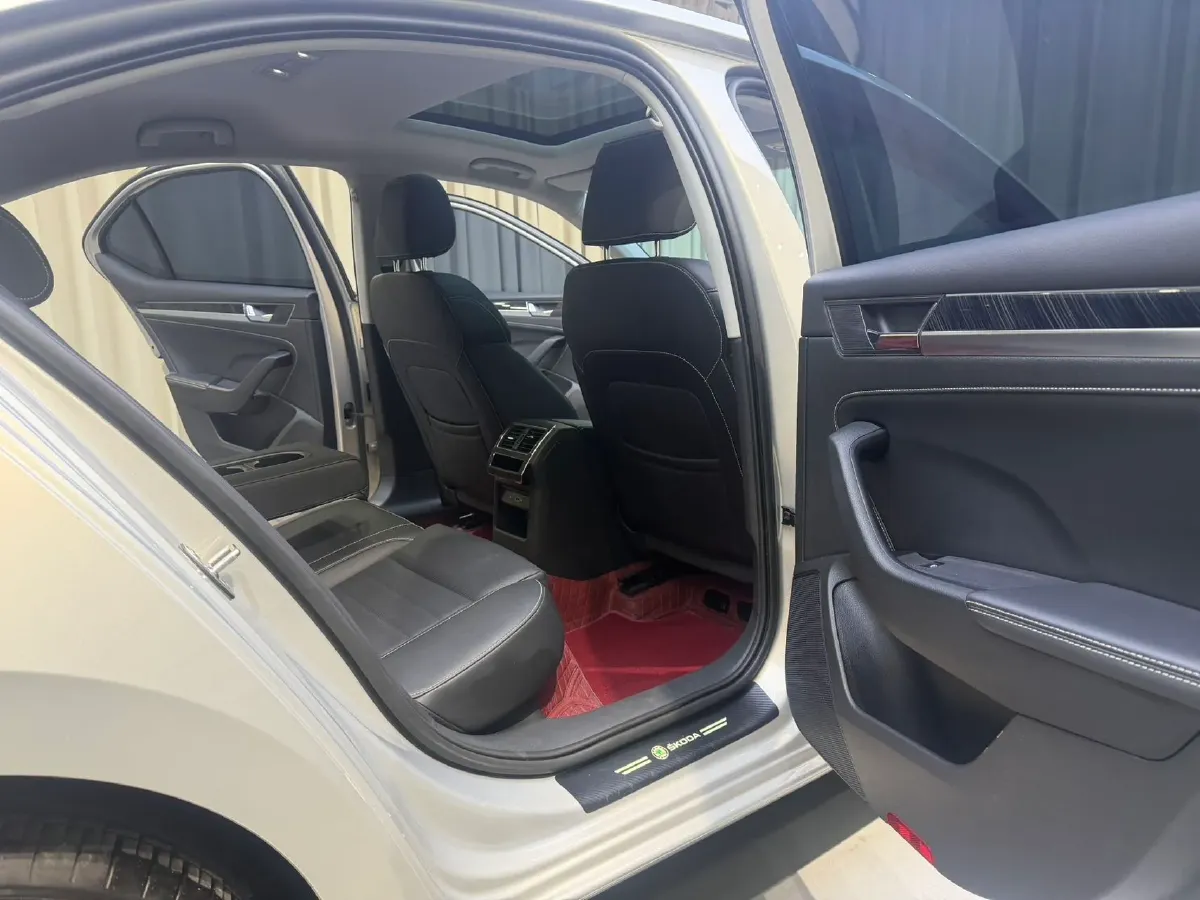 2023 Skoda Superb 1.4T 150HP L4 7DCT,autocango,china used car exporter,china ev exporter,chinese used car exporter,chinese used ev exporter