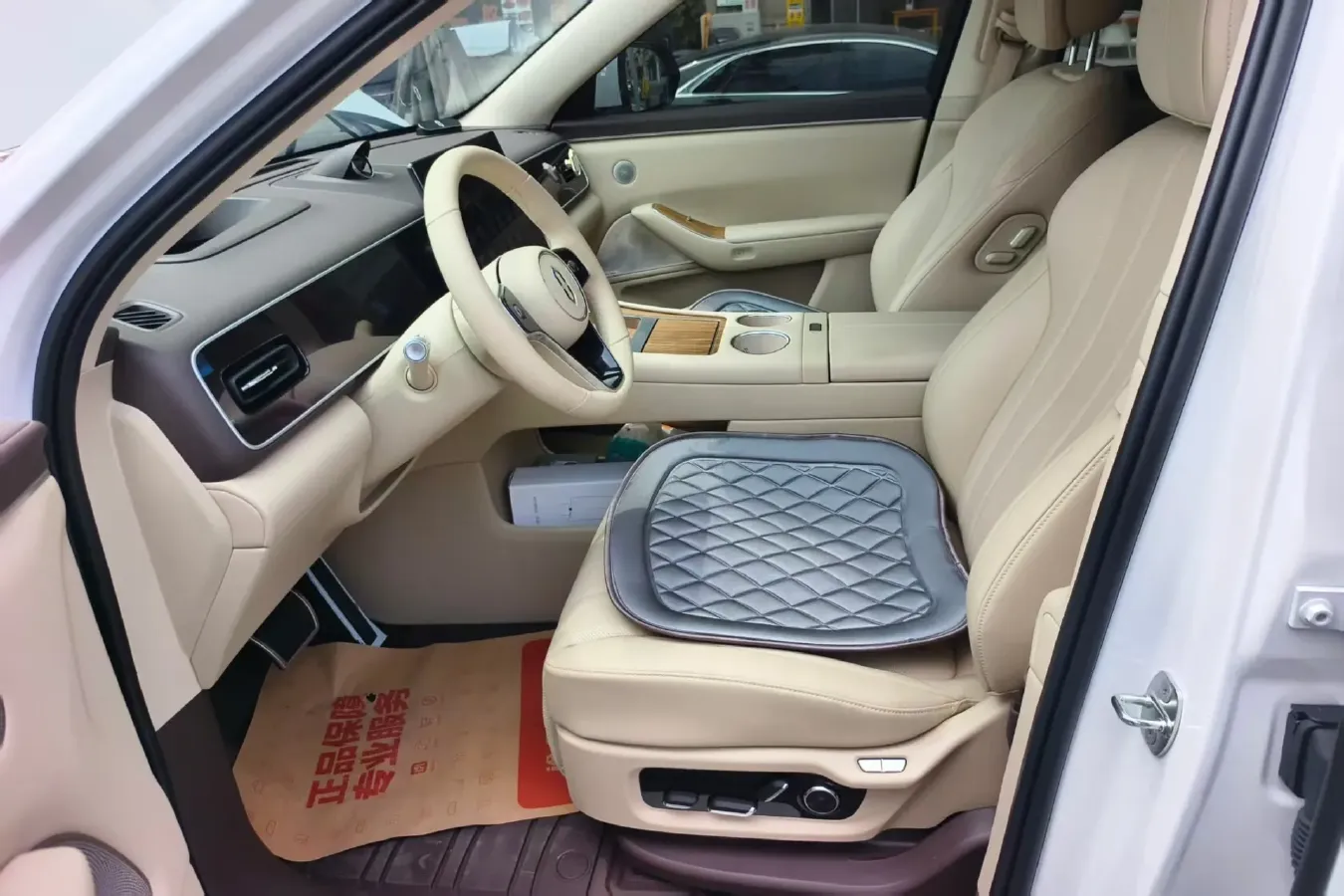 2026 AITO AITO M7 BEV,autocango,china used car exporter,china ev exporter,chinese used car exporter,chinese used ev exporter