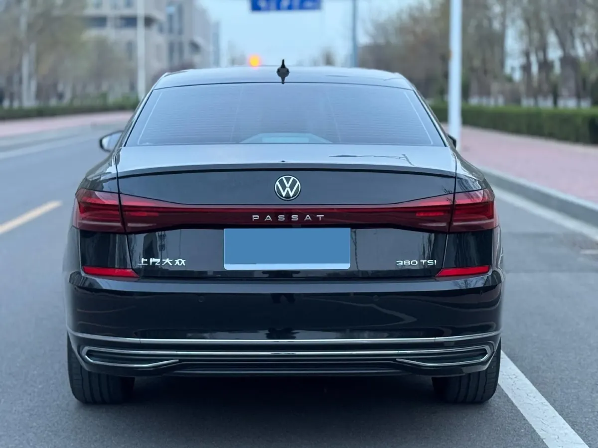 2025 Volkswagen Passat 2.0T 220HP L4 7DCT,autocango,china used car exporter,china ev exporter,chinese used car exporter,chinese used ev exporter