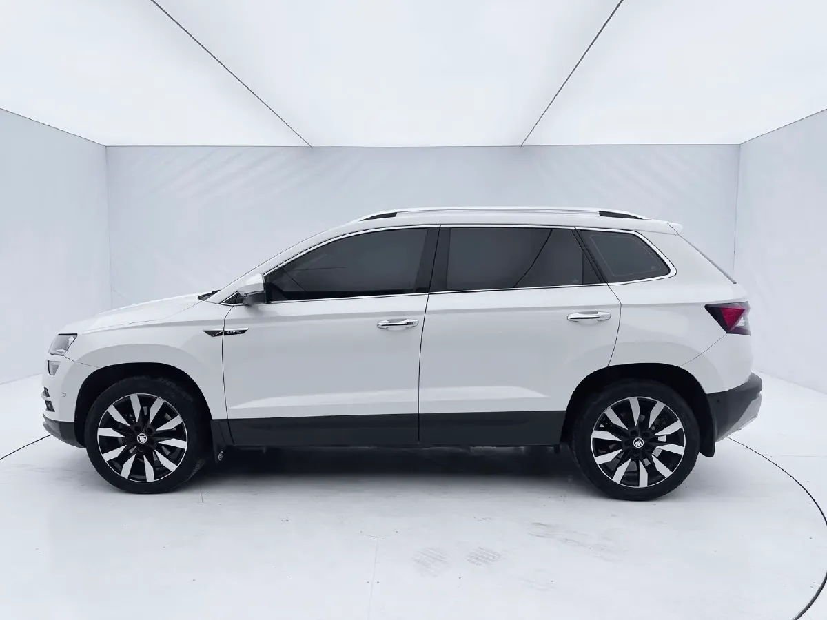 2021 Skoda Karoq 1.4T 150HP L4 7DCT,autocango,china used car exporter,china ev exporter,chinese used car exporter,chinese used ev exporter