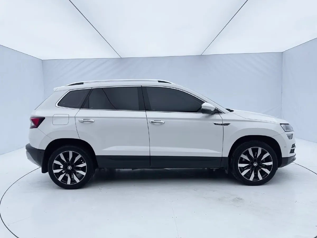 2021 Skoda Karoq 1.4T 150HP L4 7DCT,autocango,china used car exporter,china ev exporter,chinese used car exporter,chinese used ev exporter