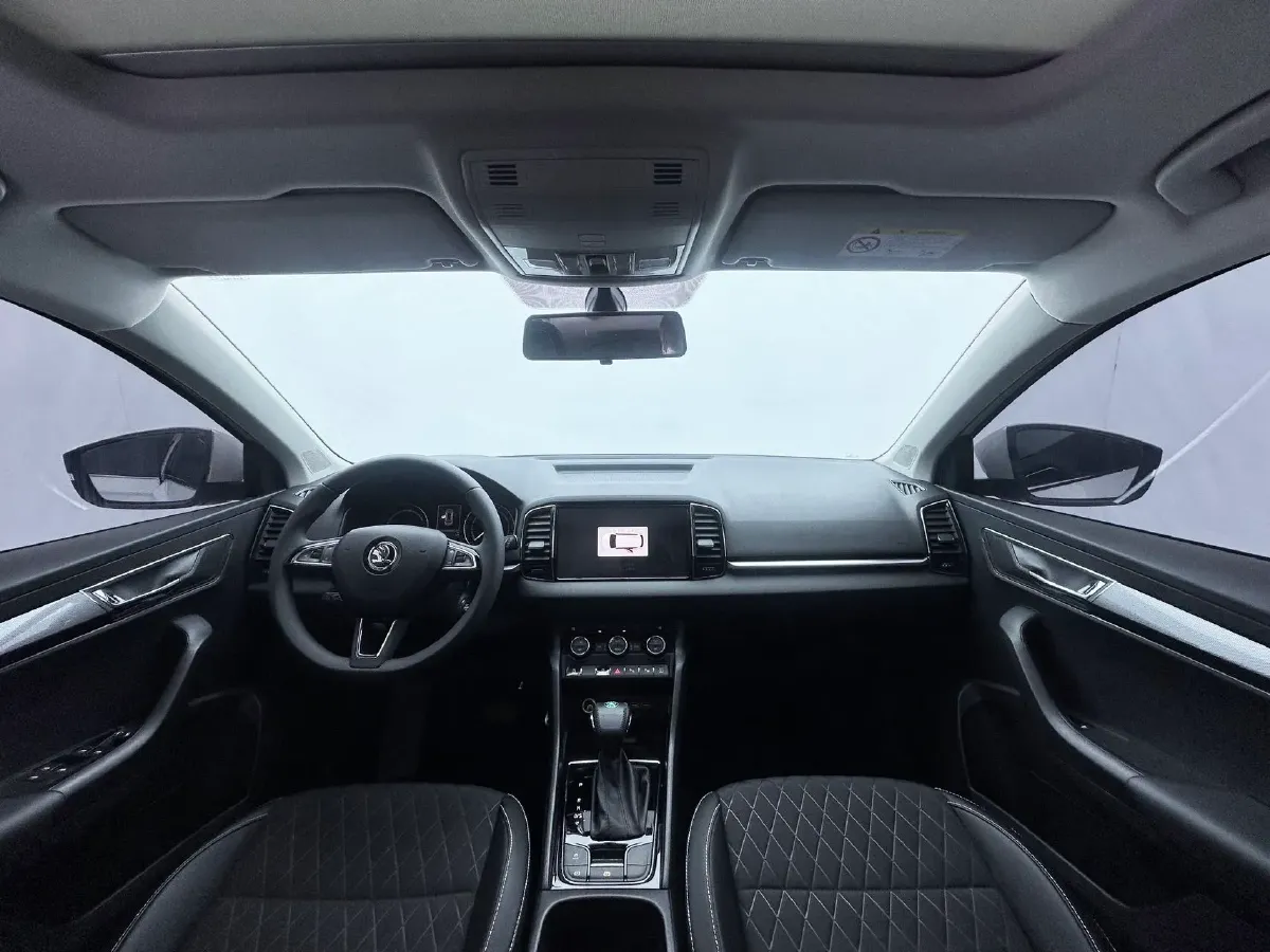 2021 Skoda Karoq 1.4T 150HP L4 7DCT,autocango,china used car exporter,china ev exporter,chinese used car exporter,chinese used ev exporter