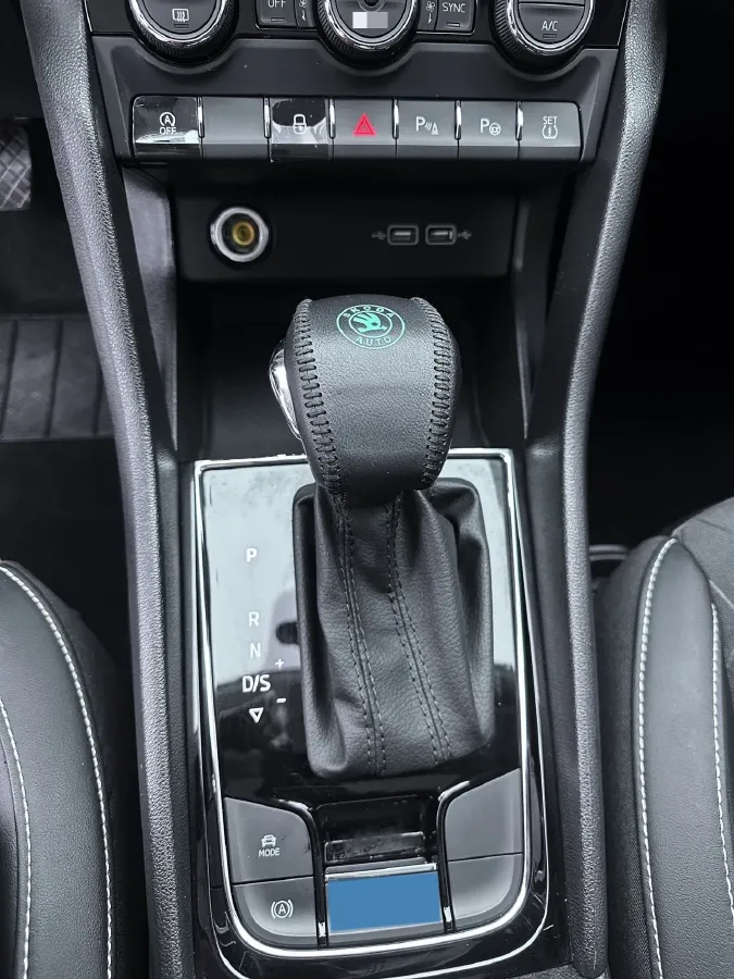 2021 Skoda Karoq 1.4T 150HP L4 7DCT,autocango,china used car exporter,china ev exporter,chinese used car exporter,chinese used ev exporter