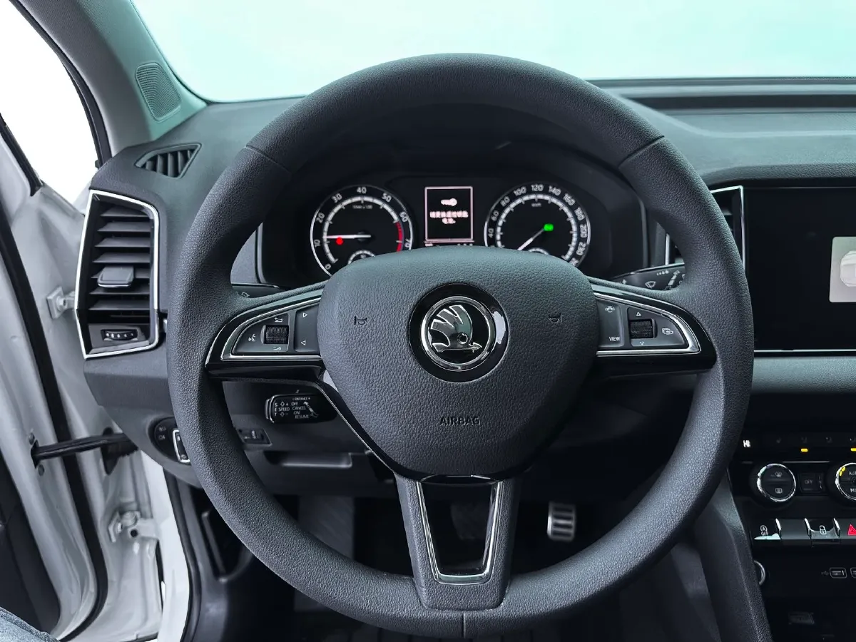 2021 Skoda Karoq 1.4T 150HP L4 7DCT,autocango,china used car exporter,china ev exporter,chinese used car exporter,chinese used ev exporter