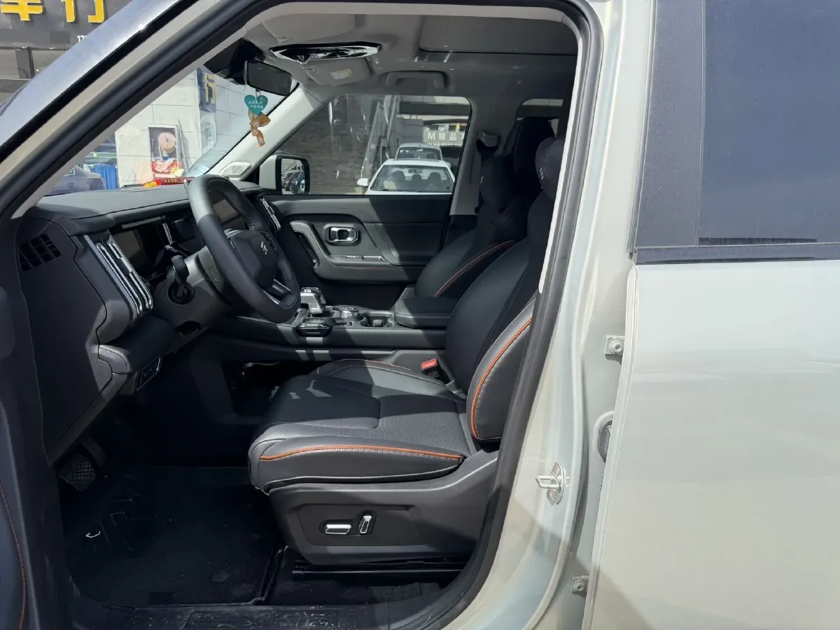 2025 MAXUS XinTu V70 2.0T 150HP L4 9AT,autocango,china used car exporter,china ev exporter,chinese used car exporter,chinese used ev exporter