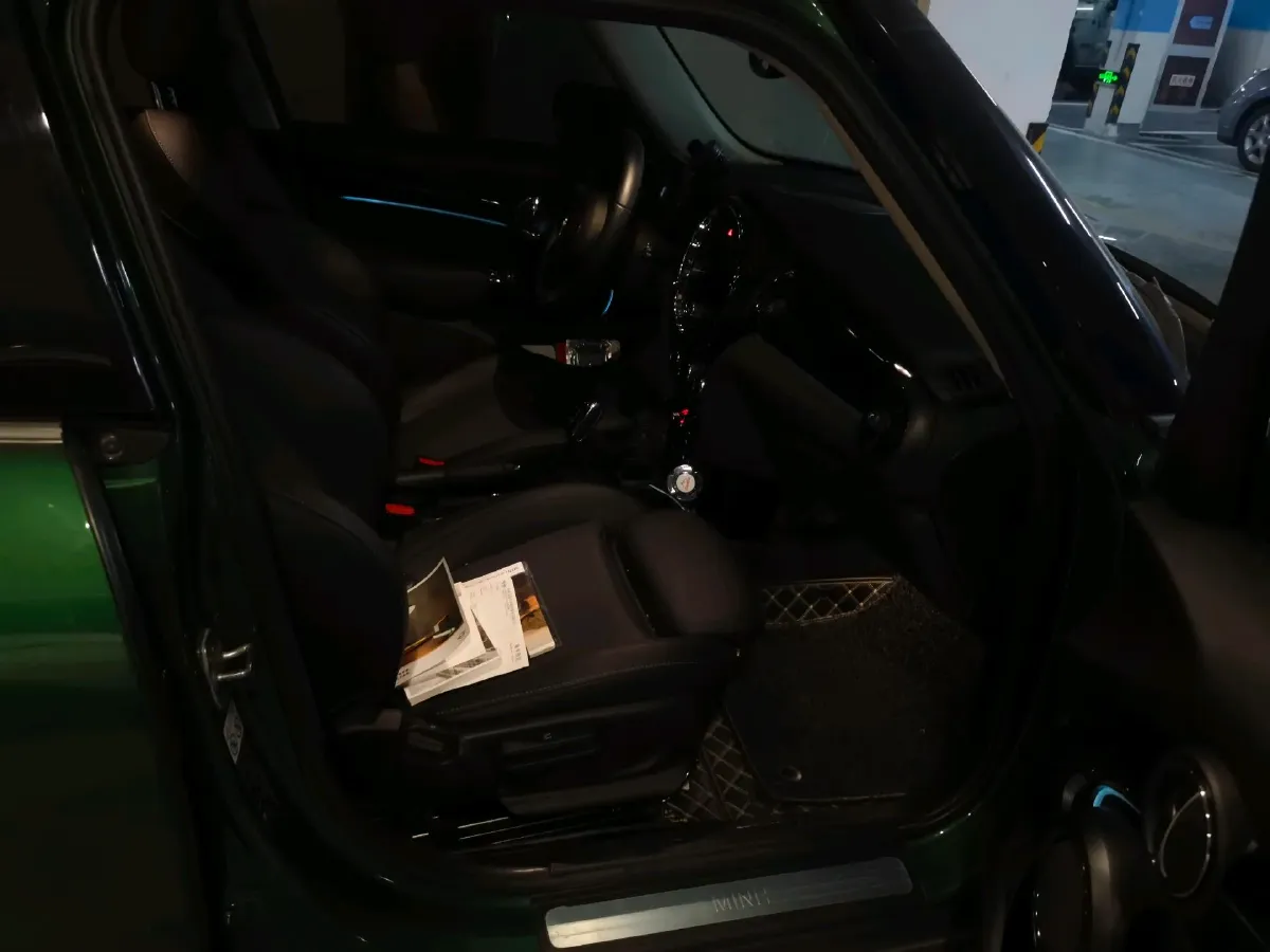 2022 MINI MINI 1.5T 136HP L3 7DCT,autocango,china used car exporter,china ev exporter,chinese used car exporter,chinese used ev exporter