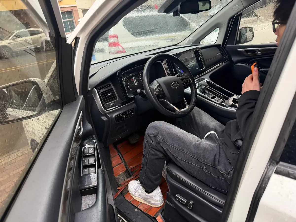 2021 GAC Trumpchi M8 2.0T 252HP L4 8AT,autocango,china used car exporter,china ev exporter,chinese used car exporter,chinese used ev exporter